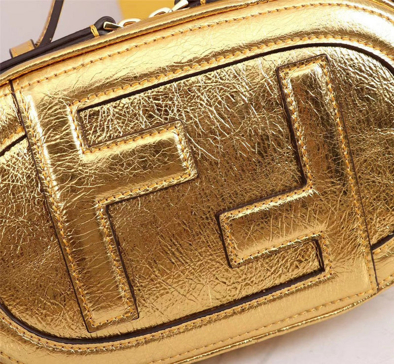 Ziva's Charm handbag – close-up view (Standard Size)