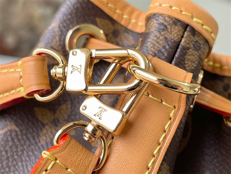  Modern structured bag front view 7