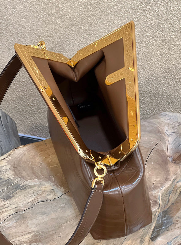 Ziva's Charm handbag – full view (26cm*9.5cm*18cm)