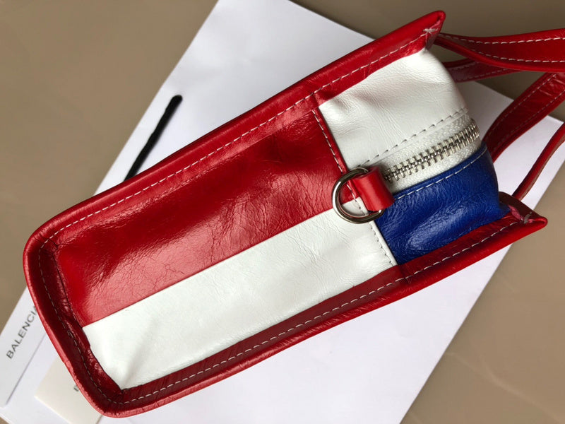 Bold Faux Leather Handbag - Polished Finish | Women's Luxury Handbag #934 - hardware and detail close-up (image 5) of designer-inspired handbag