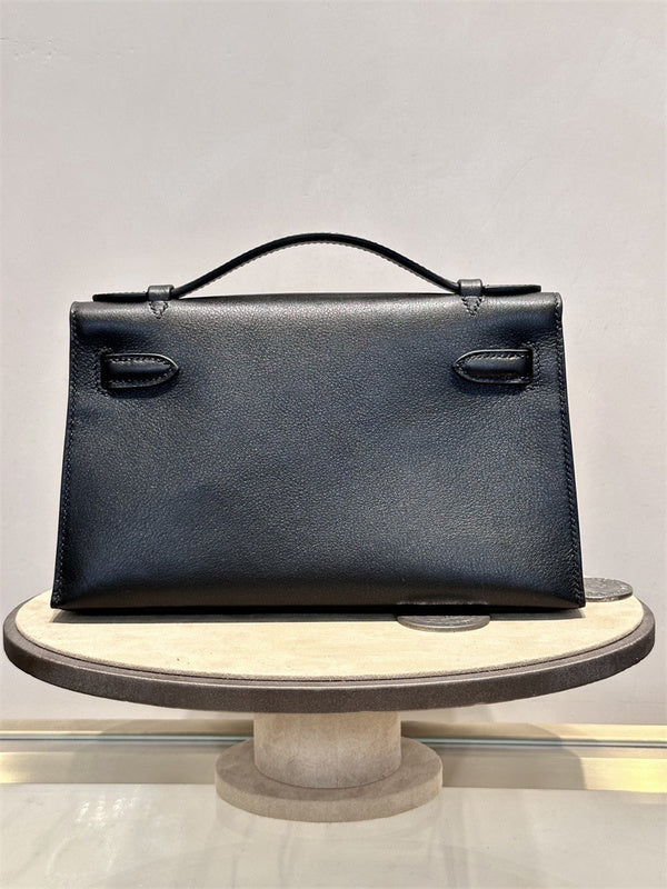  handbag interior and compartment view