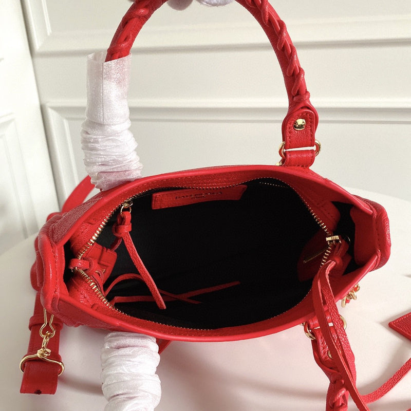 Zivas Charm Elevated Essentials Statement Handbag (Signature Shape & Finish) – Close-Up Detail