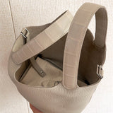  Smart shopper bag carried on shoulder