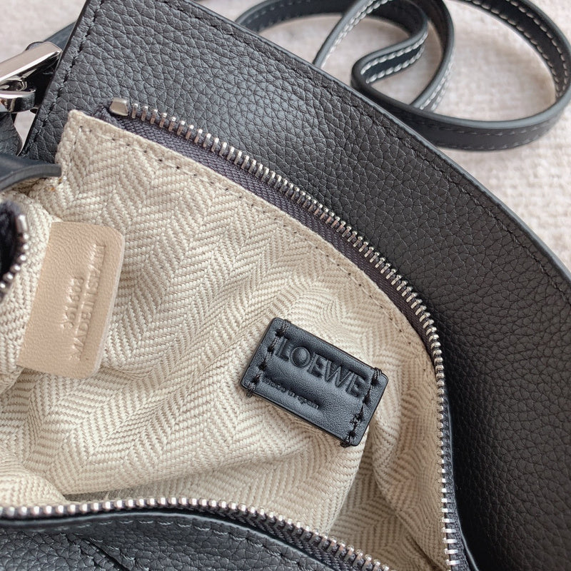 Ziva's Charm handbag – carry view (12.5cm*18cm*8cm)