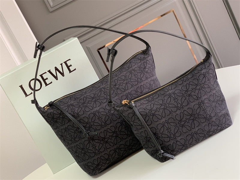 Ziva's Charm handbag – full view (21cm*17cm*12.5cm)