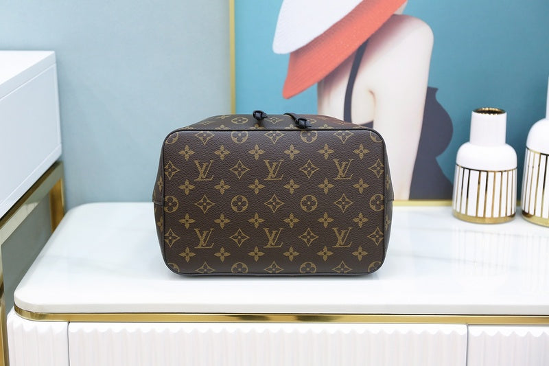 Front view of classic refined women's handbag – women's statement bag