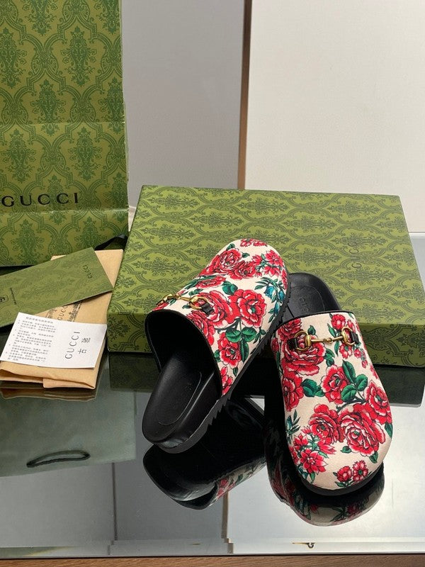 Gucci tonal black luxury sneakers view 4 classic court silhouette