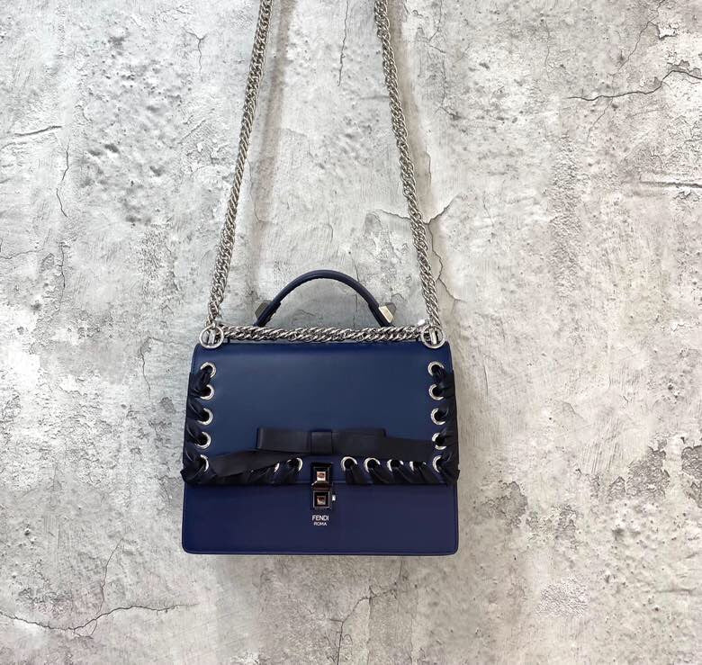 Ziva's Charm handbag – full view (25cm*10cm*18cm)