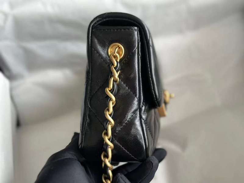 Zivas Charm Understated Luxury Luxury Handbag (Thoughtfully Structured Design) – Interior View