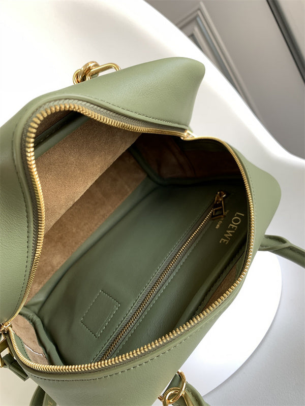  satchel interior and compartment view 9