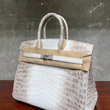 Interior view of effortless premium bag