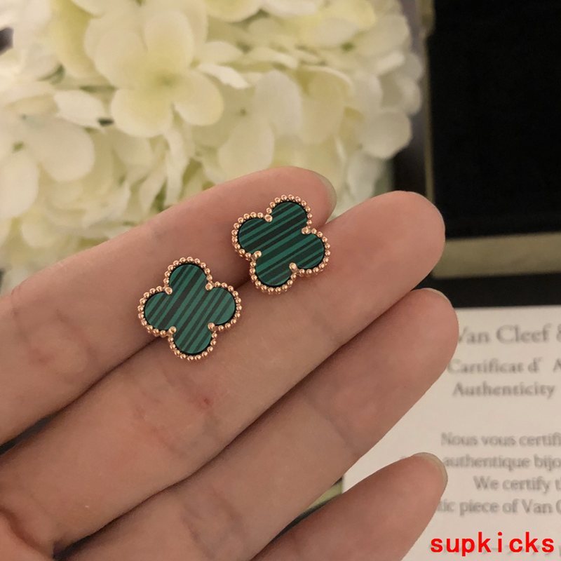 Front view of Van Cleef & Arpels unisex jewelry piece