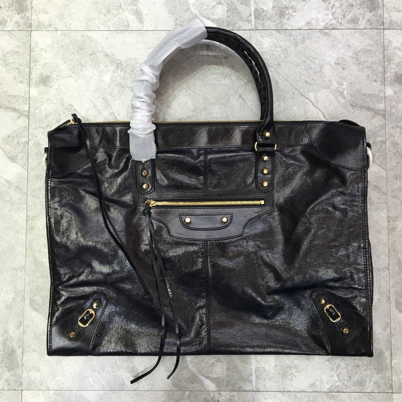 Classic Faux Leather Handbag - Everyday Elegance | Women's Everyday Carry Handbag #977 - close-up detail shot (image 3) of designer-inspired handbag