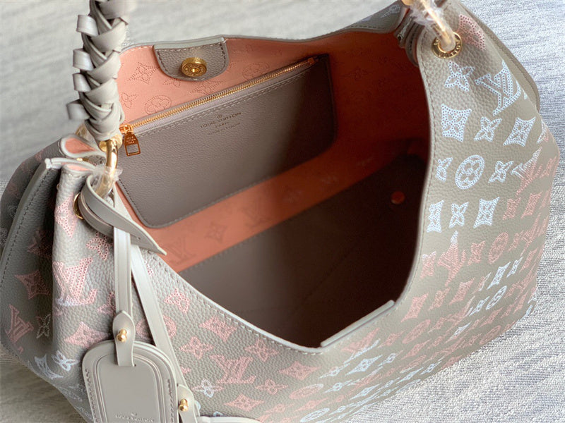  Essential shoulder bag carried on shoulder