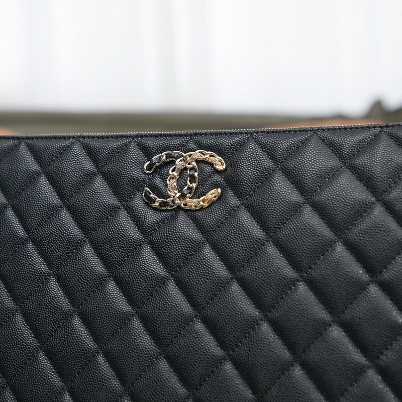  spacious purse view 3