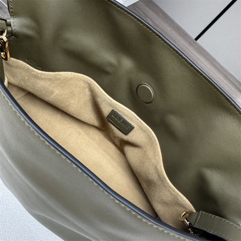 Ziva's Charm handbag – product shot (30cm*24.52cm*10.5cm)
