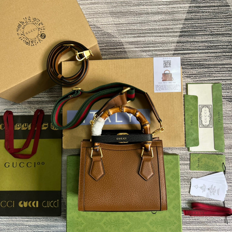 Interior view of everyday-luxe chic women's handbag – women's everyday handbag