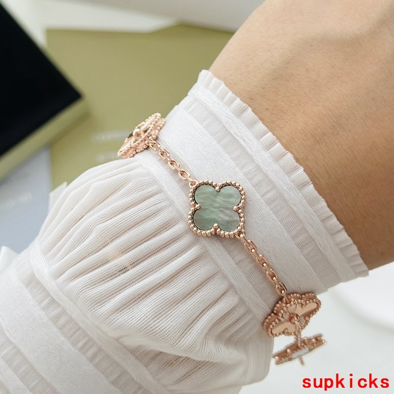 Close-up detail view of Van Cleef & Arpels unisex jewelry piece
