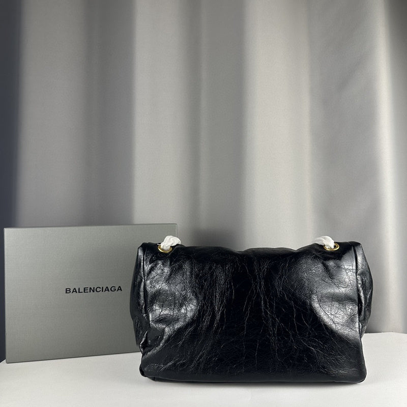 Zivas Charm Effortless Elegance Fashion Handbag (Thoughtfully Structured Design) – Lifestyle Shot