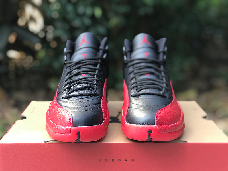 Nike bold contrast luxury sneakers view 16 streetwear statement look