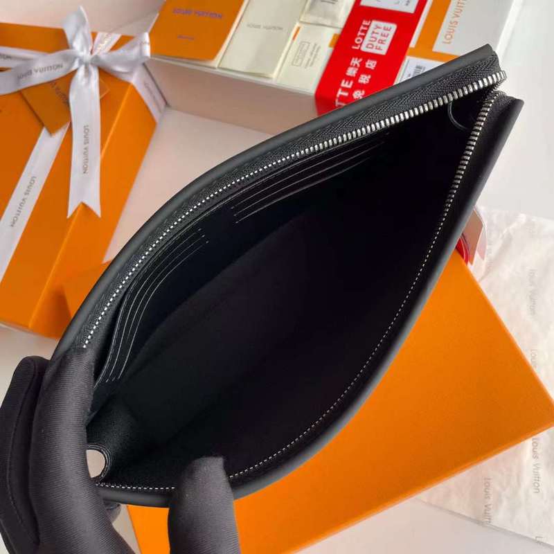 Side profile of everyday-luxe sleek women's handbag – women's luxury accessory