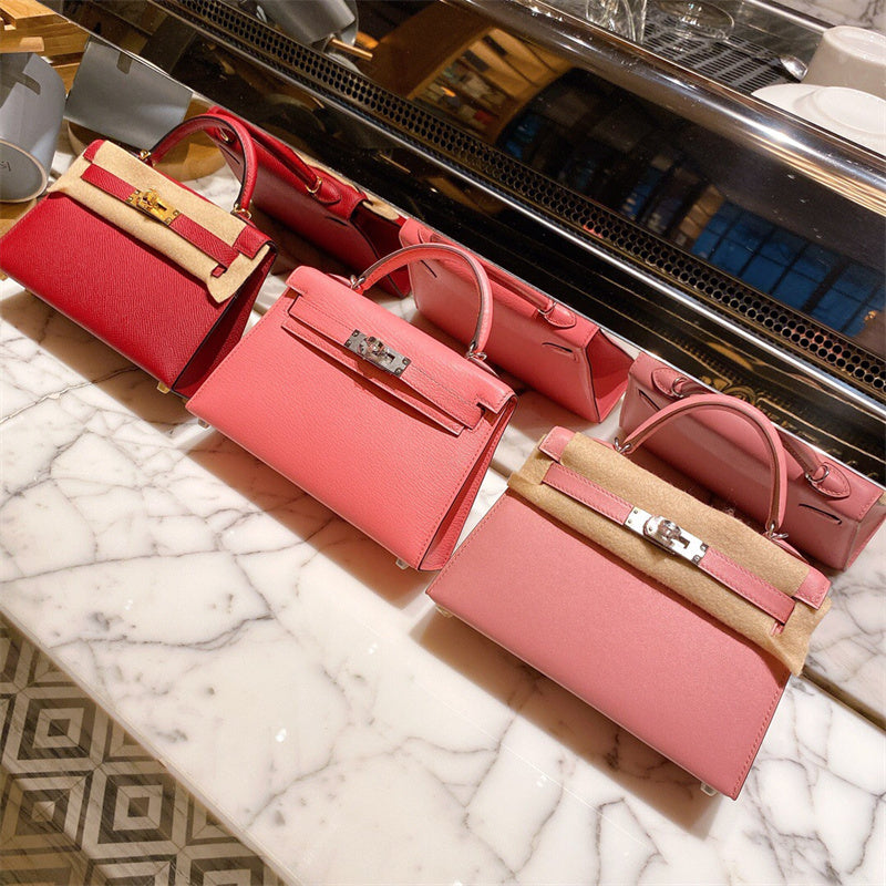  tote bag interior and compartment view