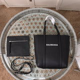 Zivas Charm Versatile Design Statement Handbag (Elevated Accessory Essential) – Lifestyle Shot