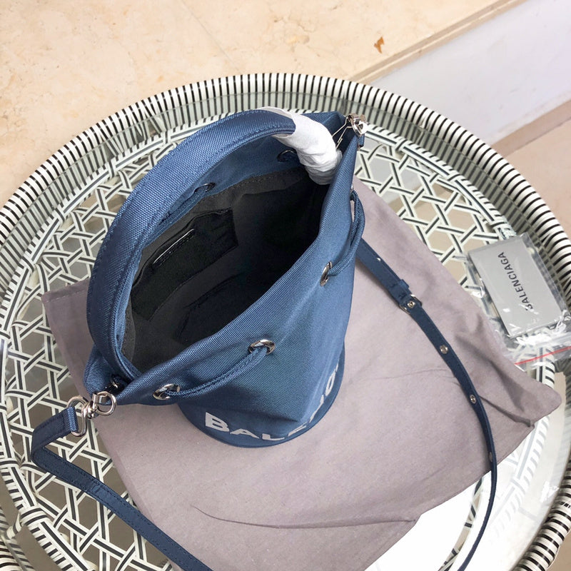 Front view of statement sleek women's handbag – women's statement bag