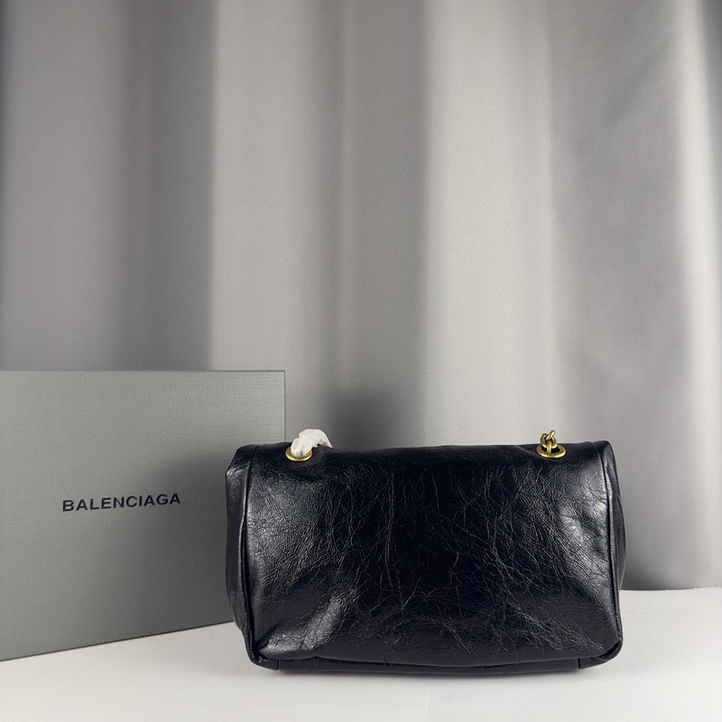Zivas Charm Versatile Design Statement Handbag (Structured Everyday Essential) – Lifestyle Shot