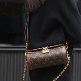  Understated everyday bag front view 19