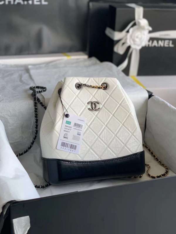 Zivas Charm Understated Luxury Everyday Handbag (Effortless Style Upgrade) – Styled Look