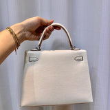  tailored everyday bag styled with outfit