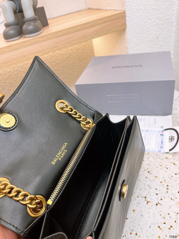Ziva's Charm handbag – lifestyle view (one versatile size)