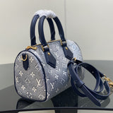  shoulder bag interior and compartment view