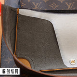  Graceful shoulder bag carried on shoulder 40