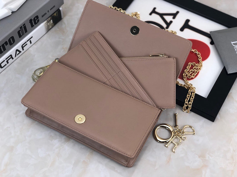 Styled lifestyle shot of signature structured women's handbag – women's everyday handbag