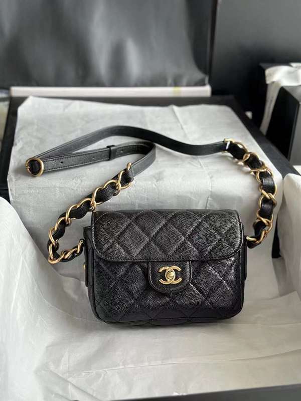 Zivas Charm Refined Structure Everyday Handbag (Designer-Inspired Craftsmanship) – Detail View