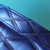  streamlined carryall bag styled with outfit 24