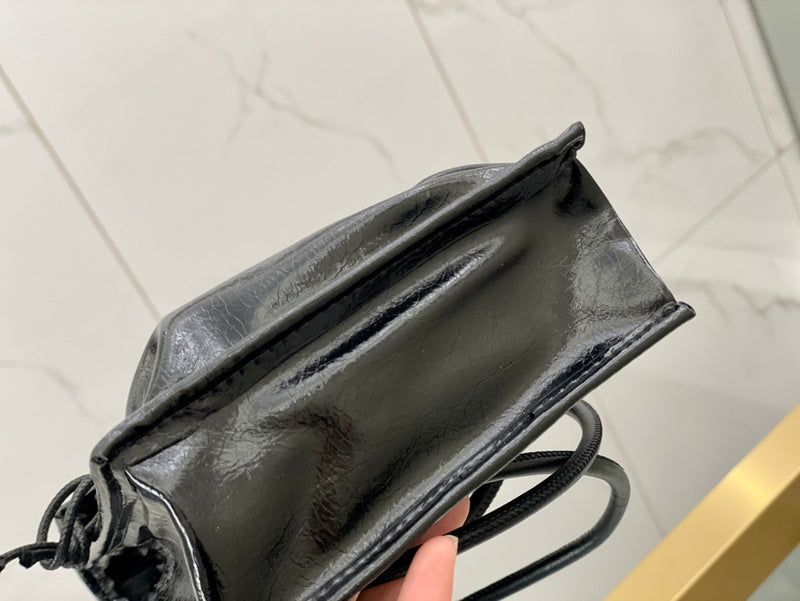 Ziva's Charm handbag – product shot (one versatile size)