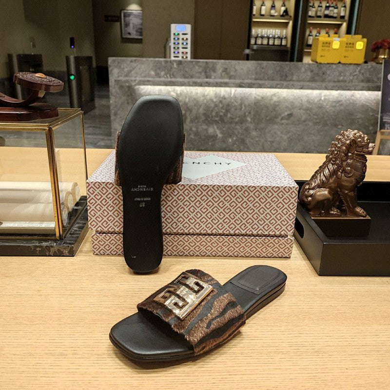 Givenchy shoes Style 142 - close-up of luxury comfort fit