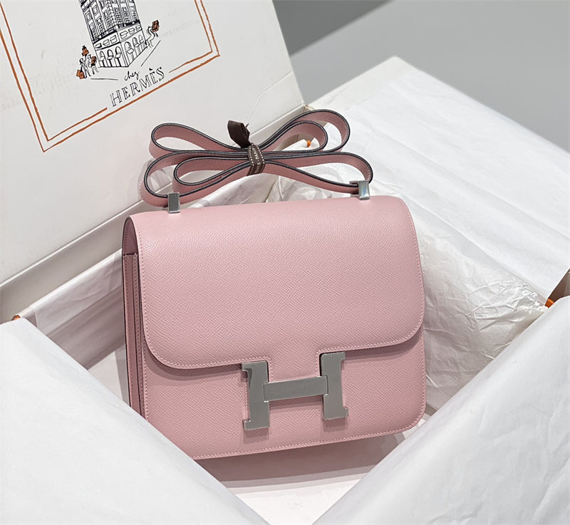 Interior view of streamlined premium bag