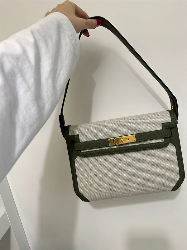  carryall bag close-up of hardware and finish 11