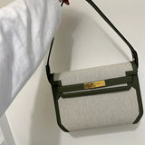  carryall bag close-up of hardware and finish 11