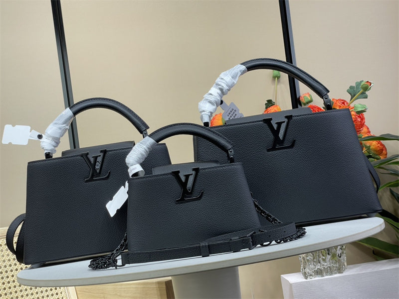  Versatile shoulder bag front view 67