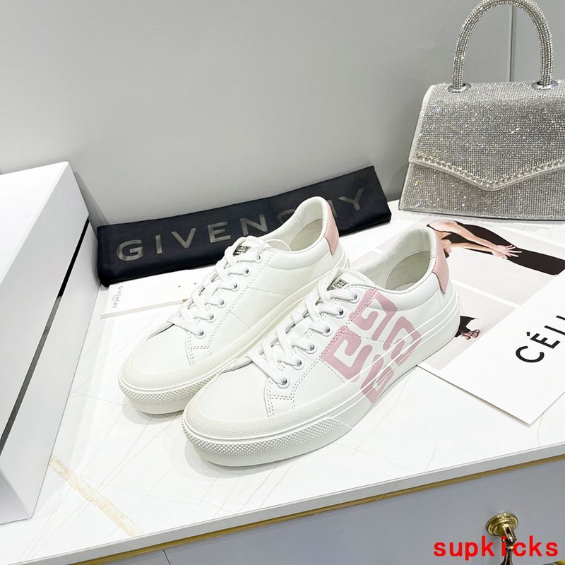 Givenchy shoes Style 053 - sole and craftsmanship detail
