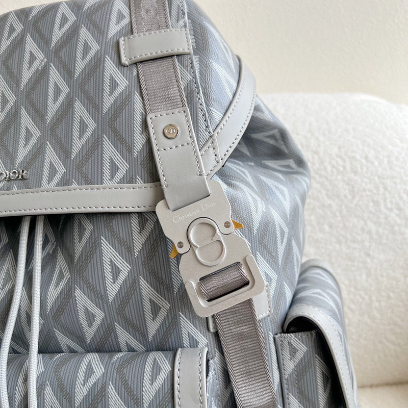 Styled lifestyle shot of structured polished women's handbag – women's everyday handbag