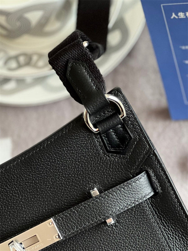  graceful shoulder bag detail view showing craftsmanship 14