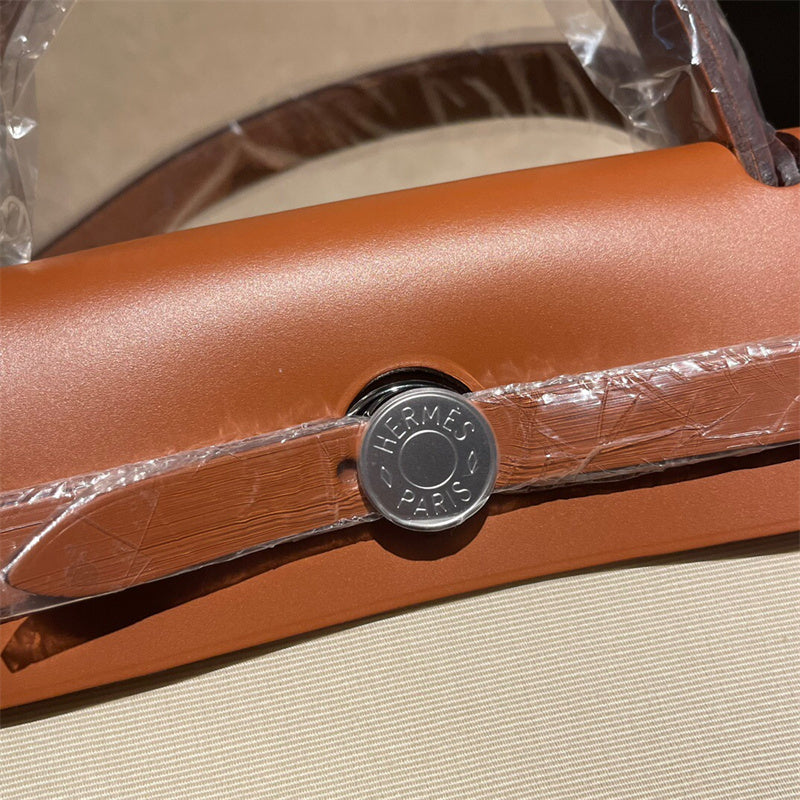  chic everyday bag styled with outfit