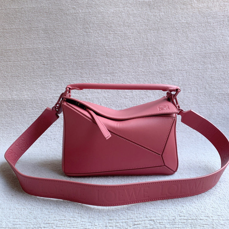 Ziva's Charm handbag – carry view (24cm*16cm*10cm)