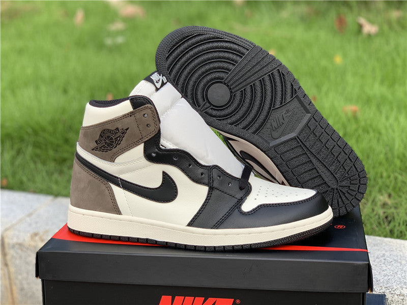 Nike fresh white-and-black luxury sneakers view 7 signature lace-up style